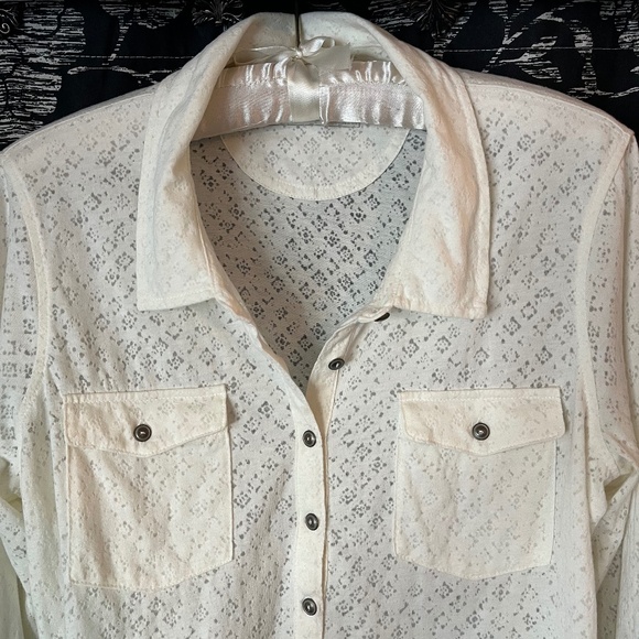 Eddie Bauer Outdoor Off White Cutout Fabric Shirt Lightweight Size PM - Picture 1 of 8